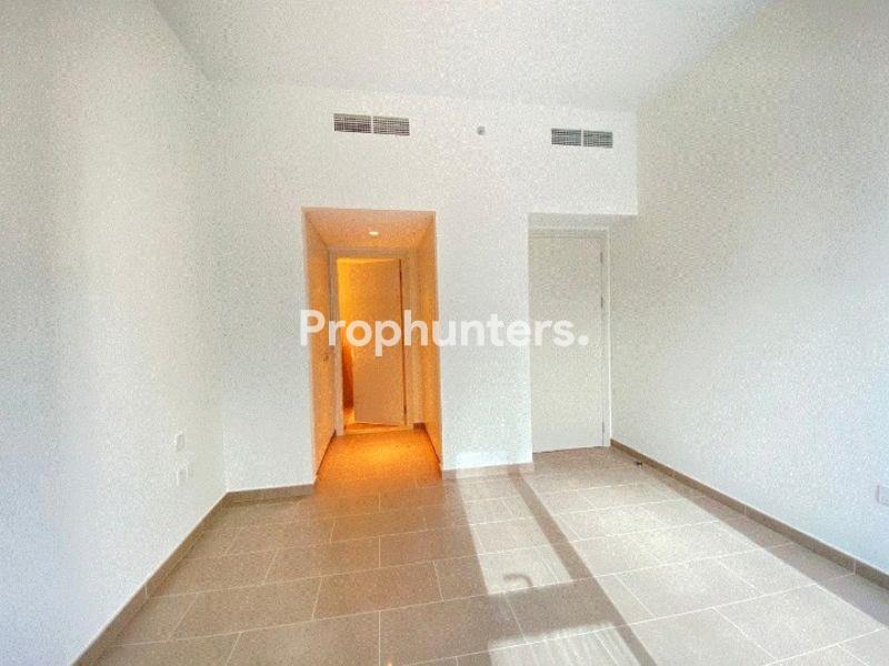 Pool Facing |Floor To Ceiling Window|Ready To Move