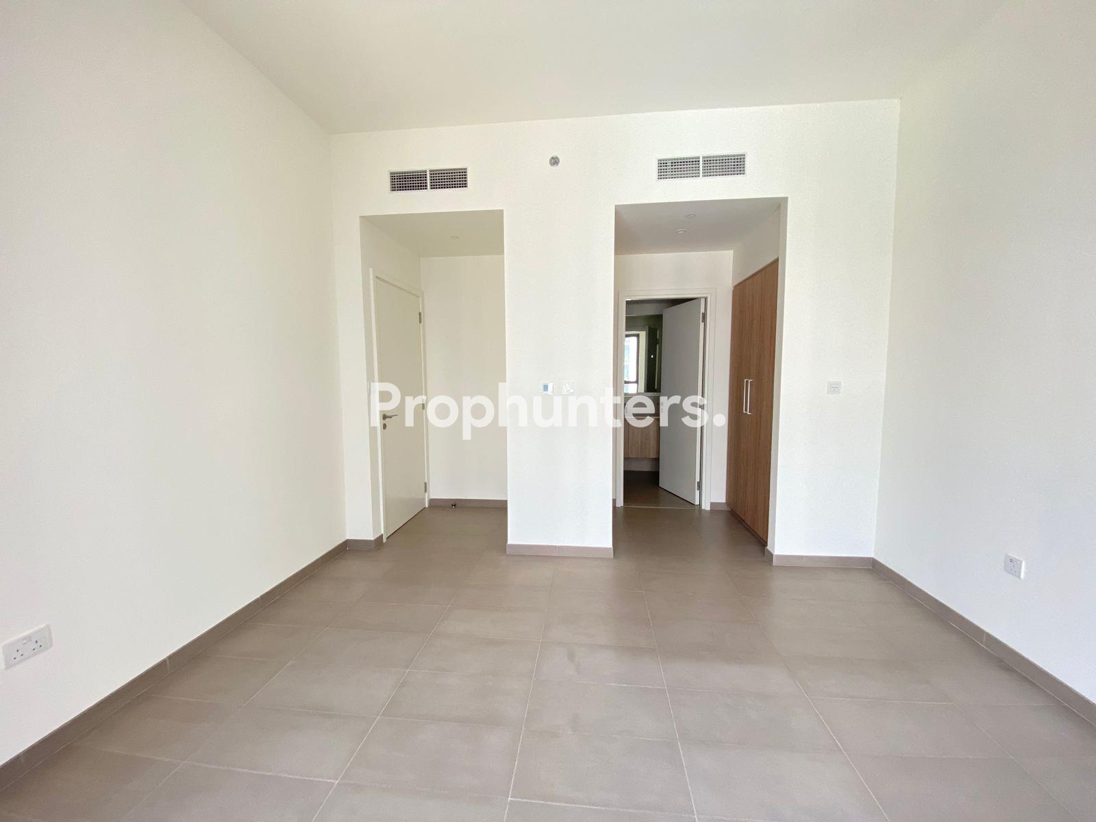 Pool And Park View | Vacant | Middle Floor