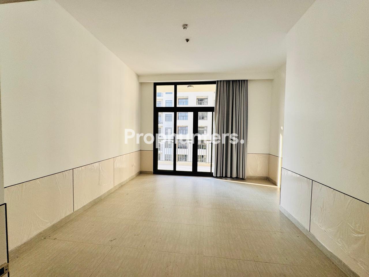 POOL VIEW | SPACIOUS | READY TO MOVE