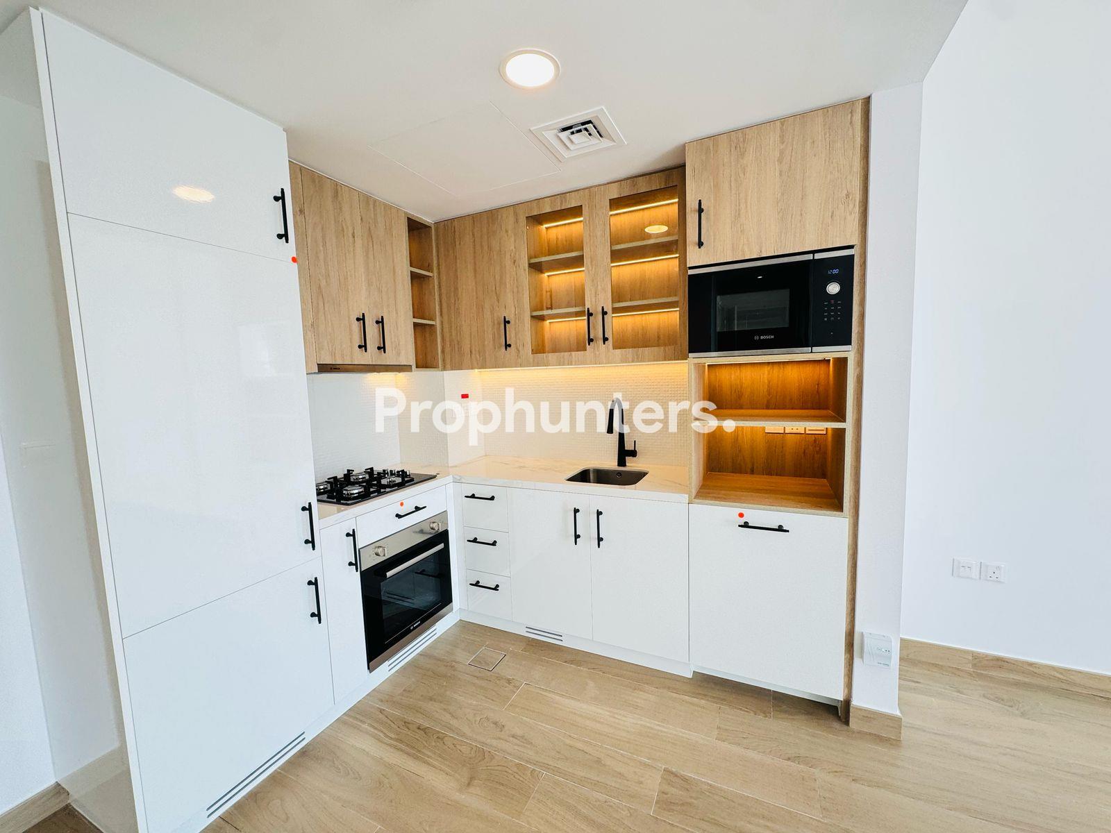 1BR Apartment | Stunning View | Modern Living
