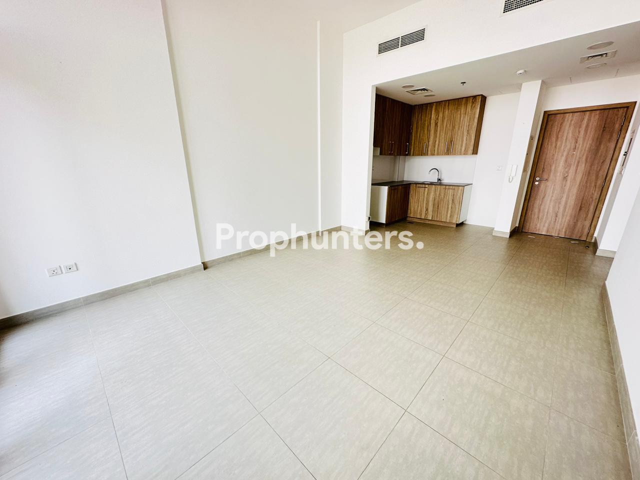 Pool Facing| High Floor | Vacant | Spacious Unit