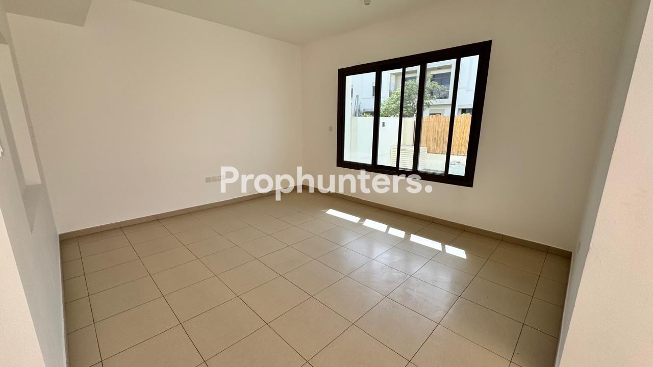 With Appliance | Close to the Pool | Ready to Move